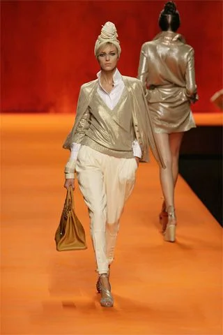 Look 10